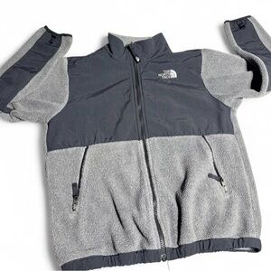 The North Face Two-Tone Fleece Jacket (Unisex Teen 14-16)